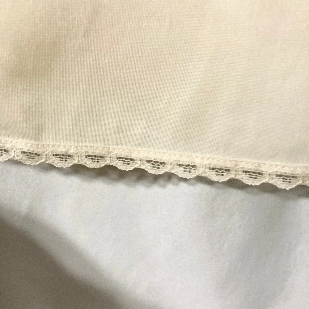 Vanity Fair Women's M Vintage Beige Satin Half Slip